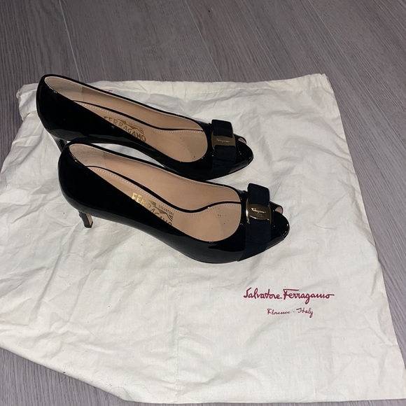 Salvatore Ferragamo heels - Picture 5 of 5